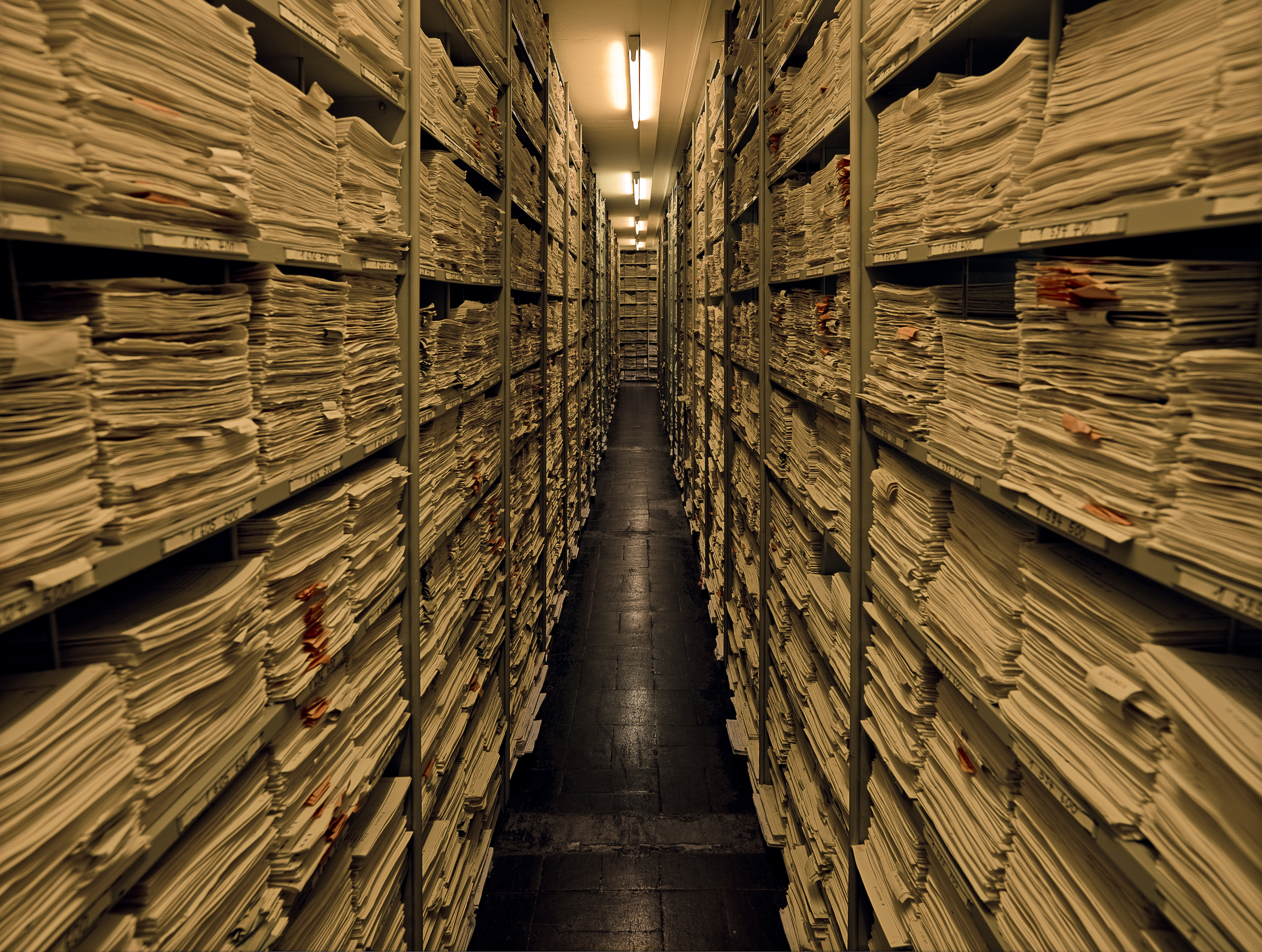 Национальный архивный фонд. Архив. Архив документов. Огромный архив. Хранение архива.